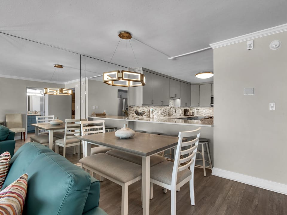 Dining Area with Additional Breakfast Bar Seating