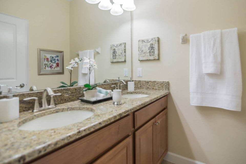 Ground Floor Shared Bath w/Double Sinks & Walk In Shower