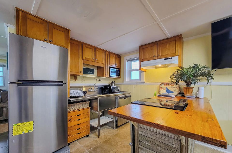 1005-B 1st St (The Roost [Int Ext Breezeway]) - watermarked-14