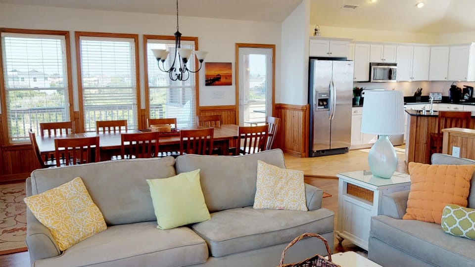 Living room, dining table behind - Living room, dining table behind