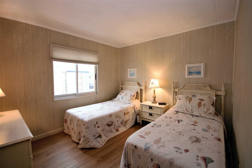 Twins-Bedroom