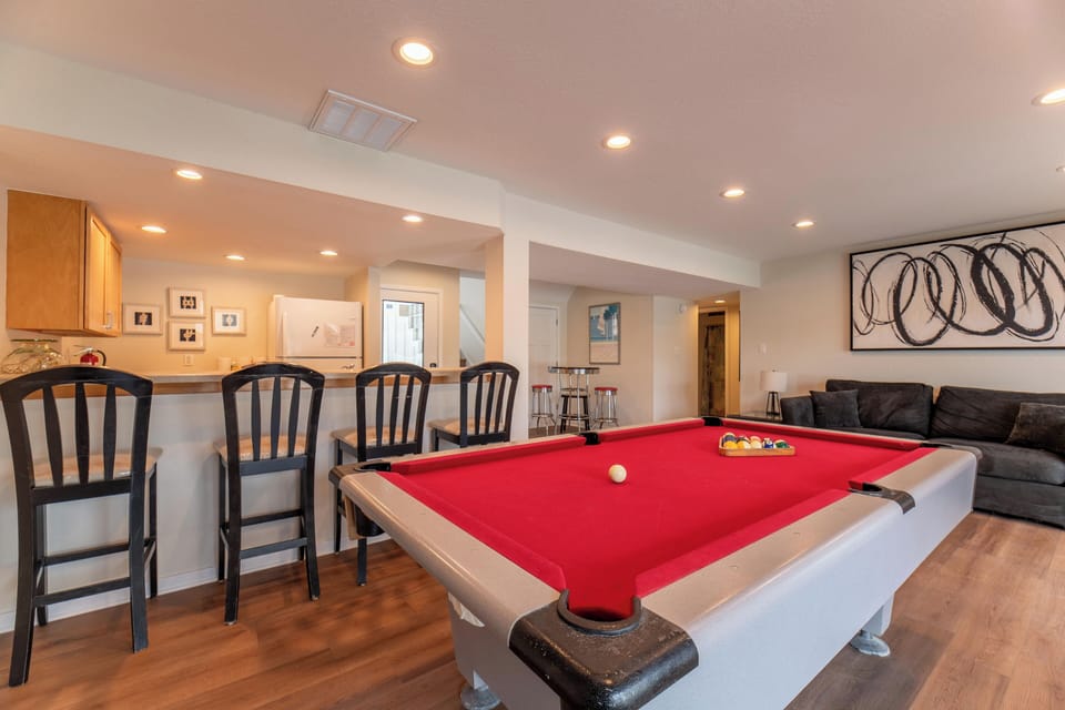 Rec Room with Pool Table