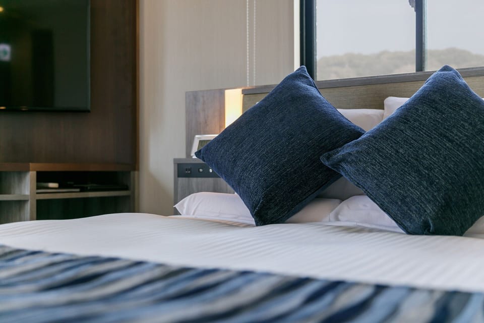 Down comforters, WiFi (free), bed sheets