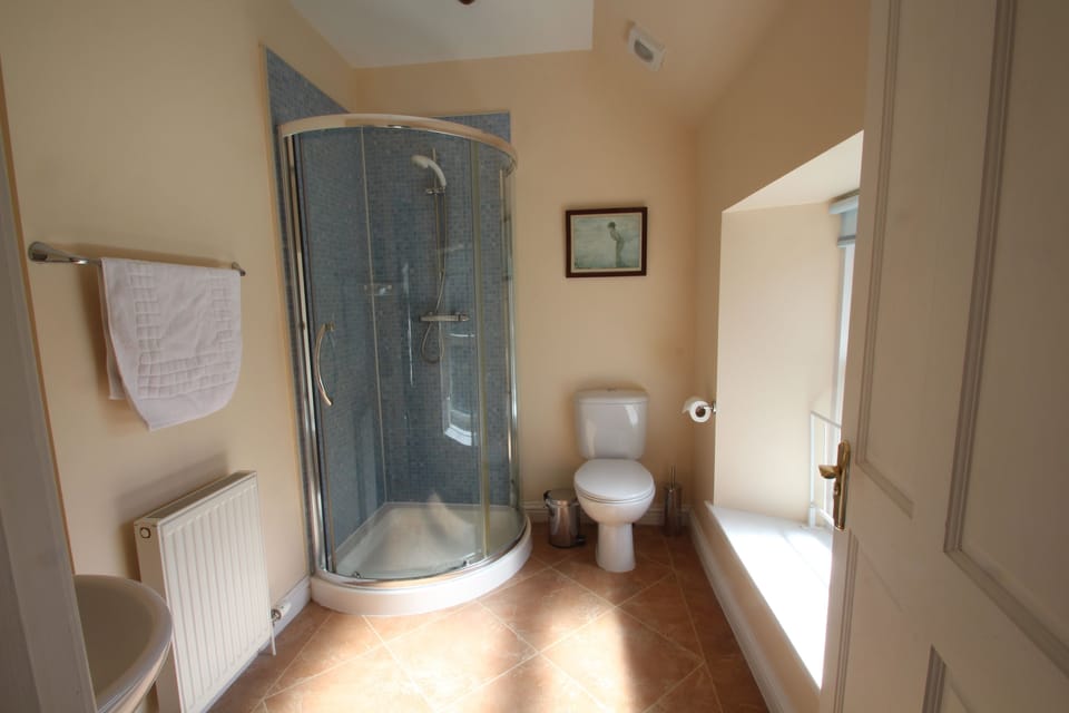 Ensuite shower room for the master bedroom