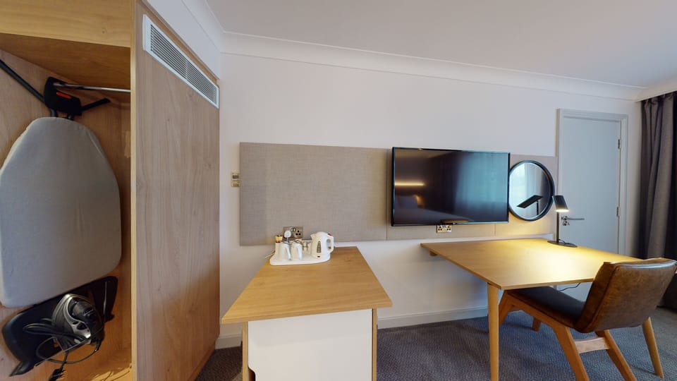 Desk, soundproofing, iron/ironing board (on request), cribs (free)