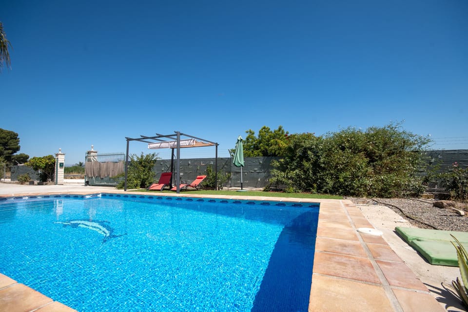 Enjoy the pool of this farm in Alhaurín el Grande