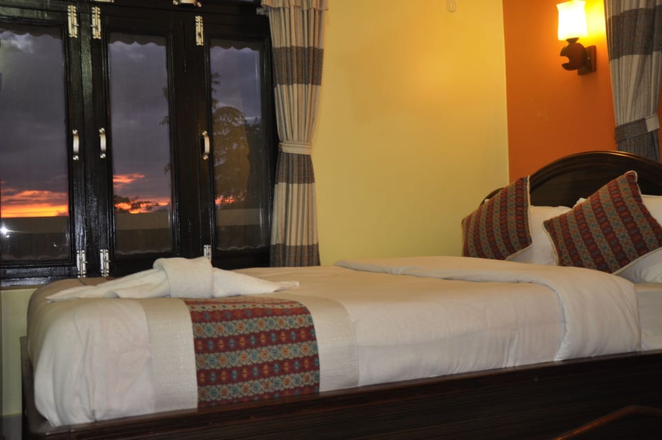 Standard Double Room | In-room safe, desk, soundproofing, iron/ironing board