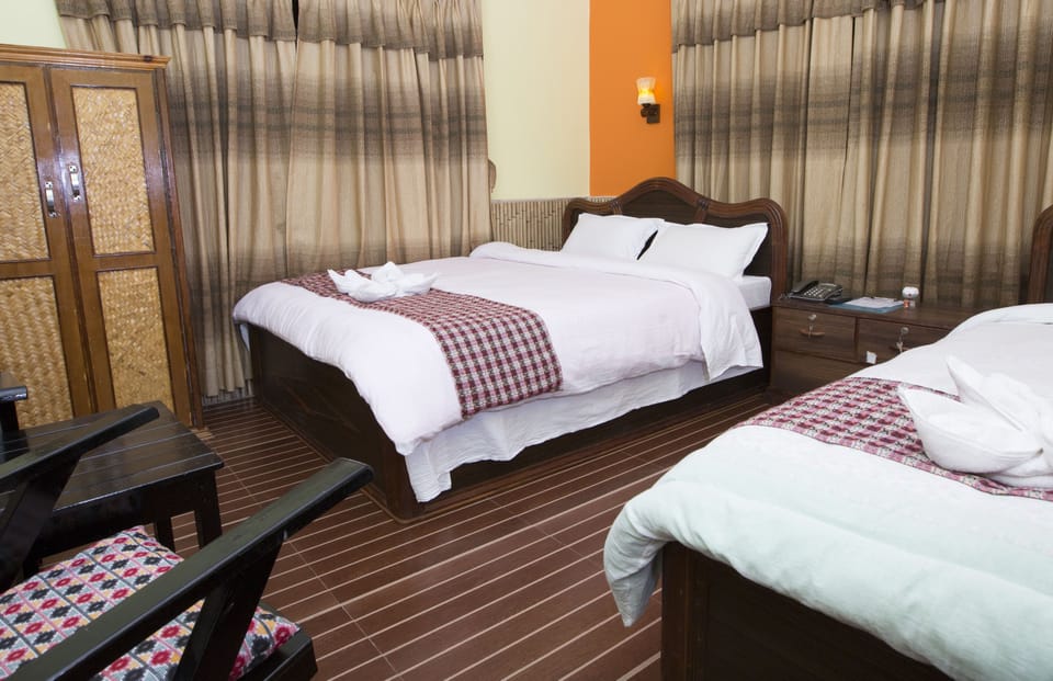 Standard Double Room | In-room safe, desk, soundproofing, iron/ironing board