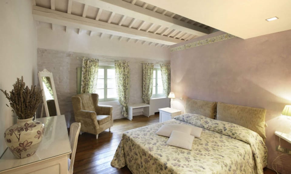 Egyptian cotton sheets, premium bedding, down comforters, pillowtop beds