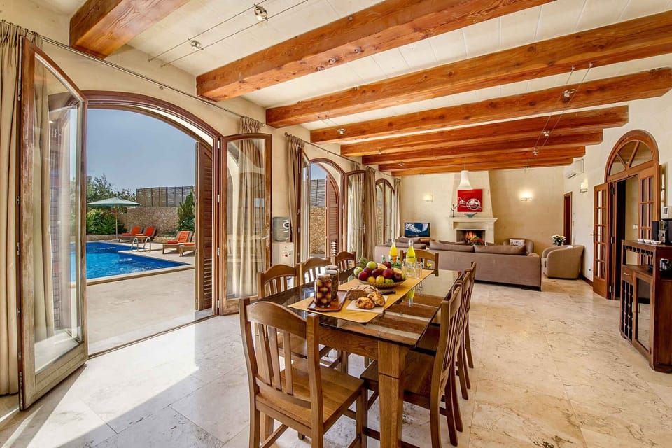 Inside The Almonds Holiday Home dining area