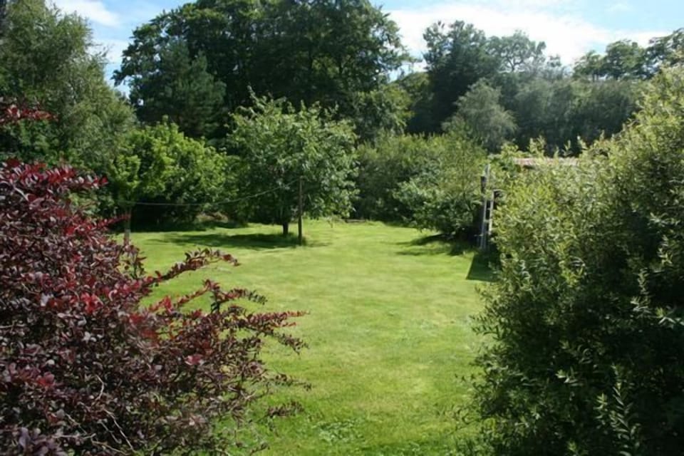 West Lodge mature gardens