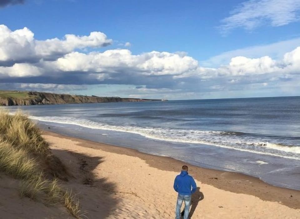 Lunan Bay is a few minutes drive away - fanatastic!