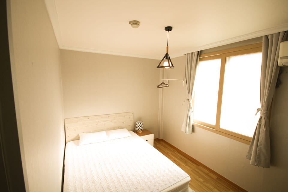 Double Room | Free WiFi, bed sheets