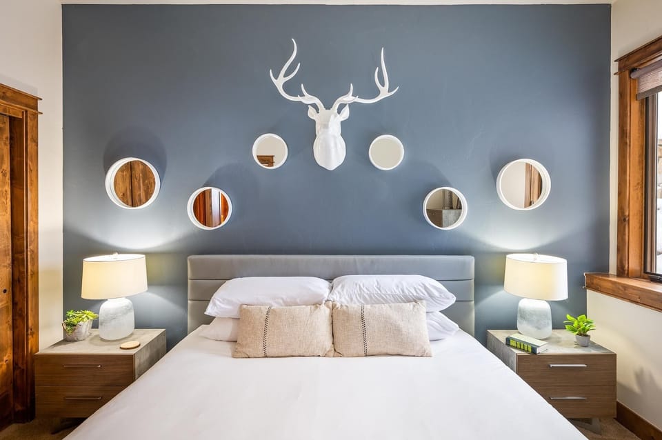 Hotel-style luxury linens