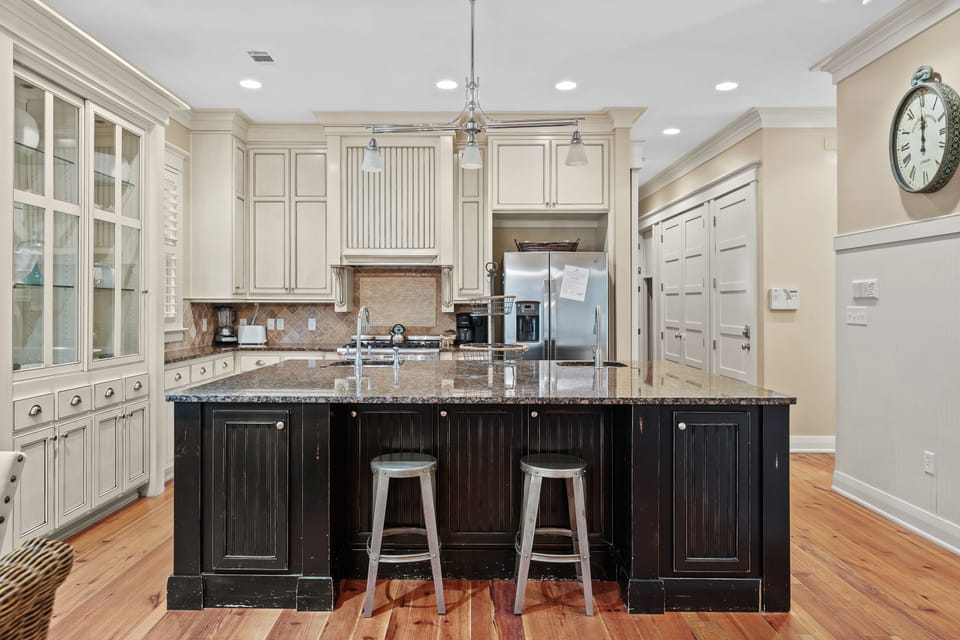 1st Level - Kitchen - 1st Level - Kitchen