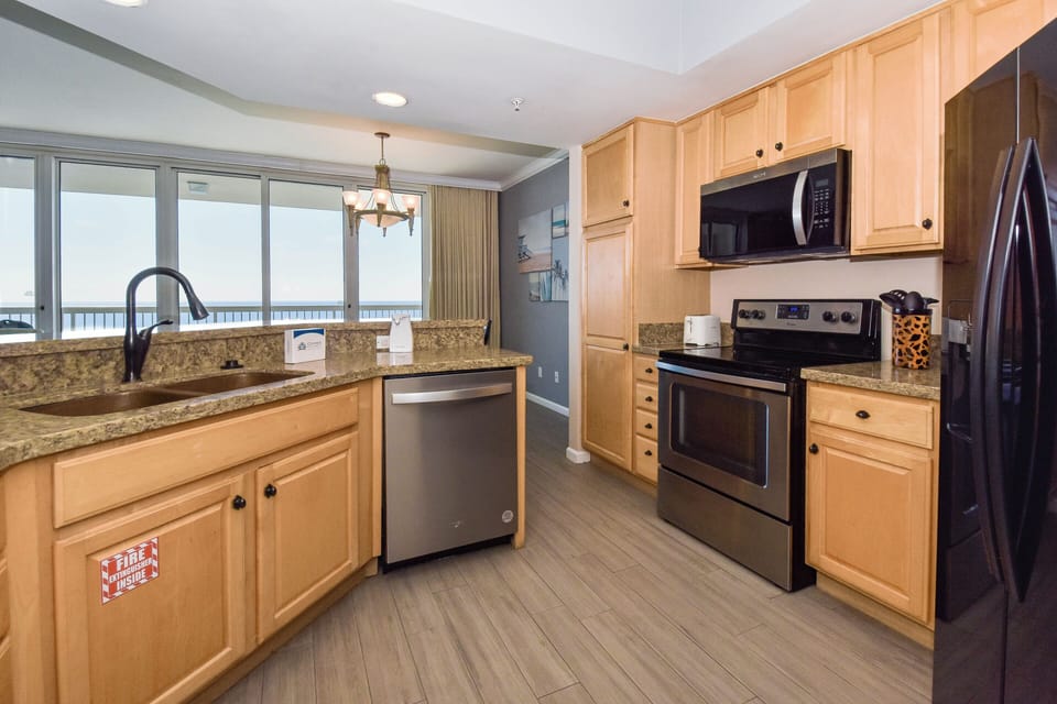 Silver Beach Towers East 1503 - Kitchen