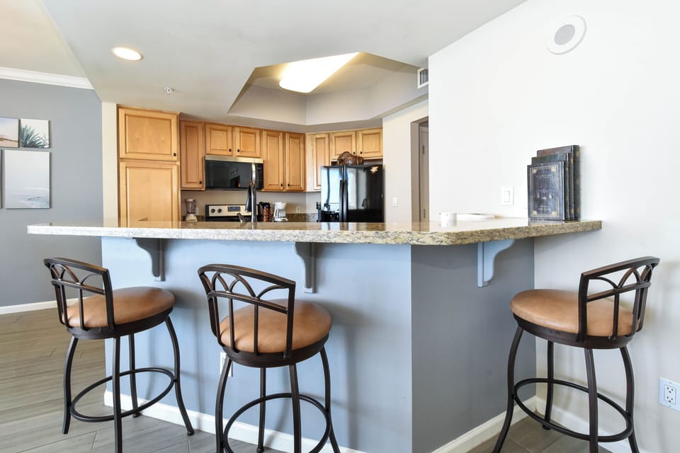 Silver Beach Towers East 1503 - Breakfast Bar