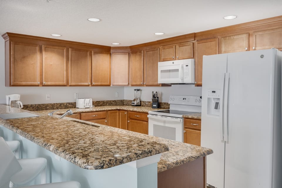 Fully Stocked Kitchen for all your cooking needs