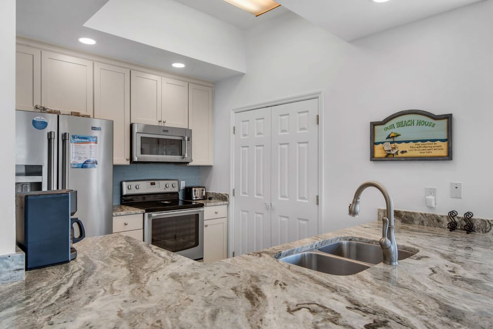 Kitchen with plenty of counter space