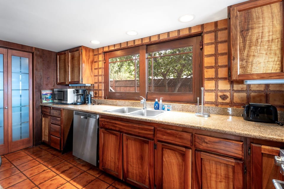 Kitchen with Dishwasher and Mircowave