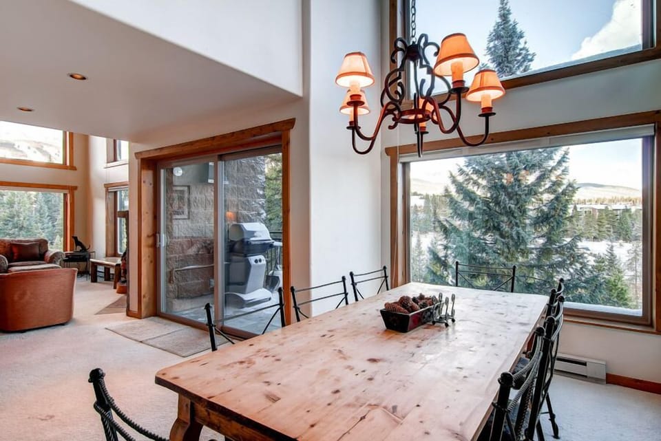 Powderhorn Dining Breckenridge Ski-in/Ski-Out Condo Rentals