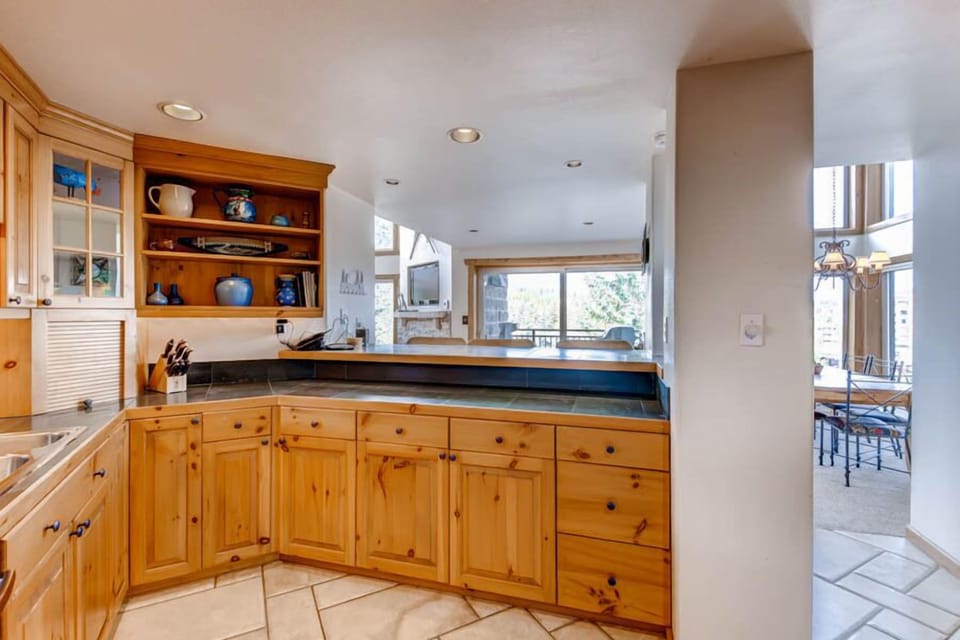 Powderhorn Kitchen Breckenridge Lodging Vacation Rentals