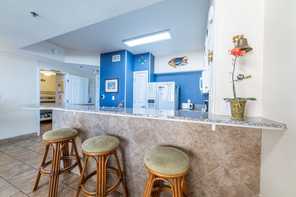 Additional seating for 3 at the bar