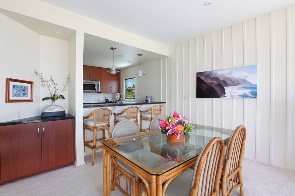 Dining Area 3rd Floor - Manualoha 105