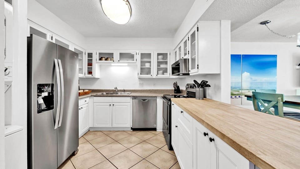 Plenty of Counter Space For Cooking
