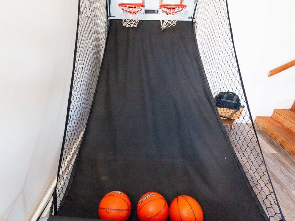 Who can shoot the most hoops in a row!