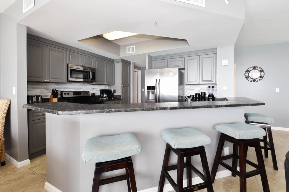 Silver Shells St. Maarten 1404- Breakfast Bar Area