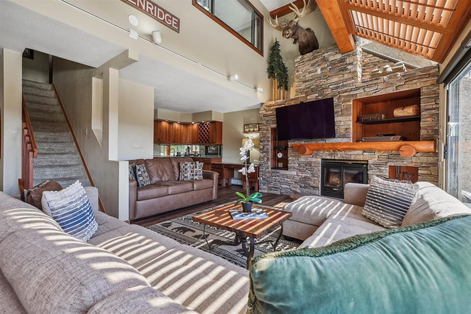 Living Room - Beaver Run Black Diamond Penthouse - Breckenridge Vacation Rental