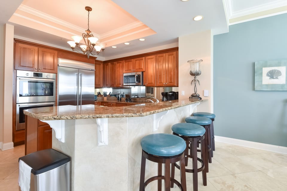 Silver Beach Towers West Penthouse 1704 - Breakfast Bar and Kitchen Area