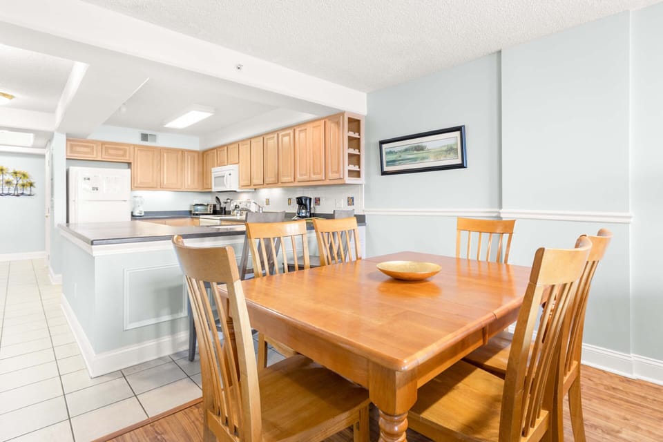 Dining Area - Seating for 6