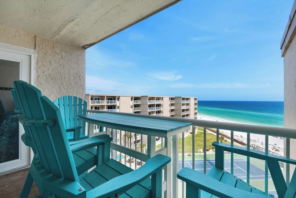 Hol. Surf & Racquet Club 707 balcony views