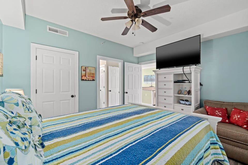 Bedroom 2 with Queen Size Bed