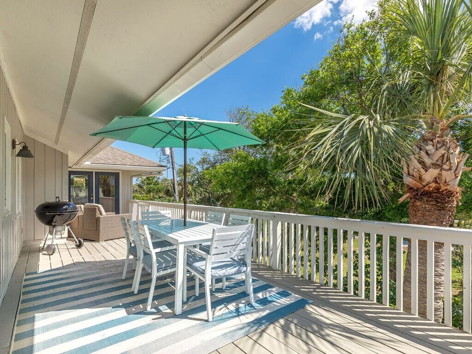 Second Level Deck w. Al Fresco Dining + Grill