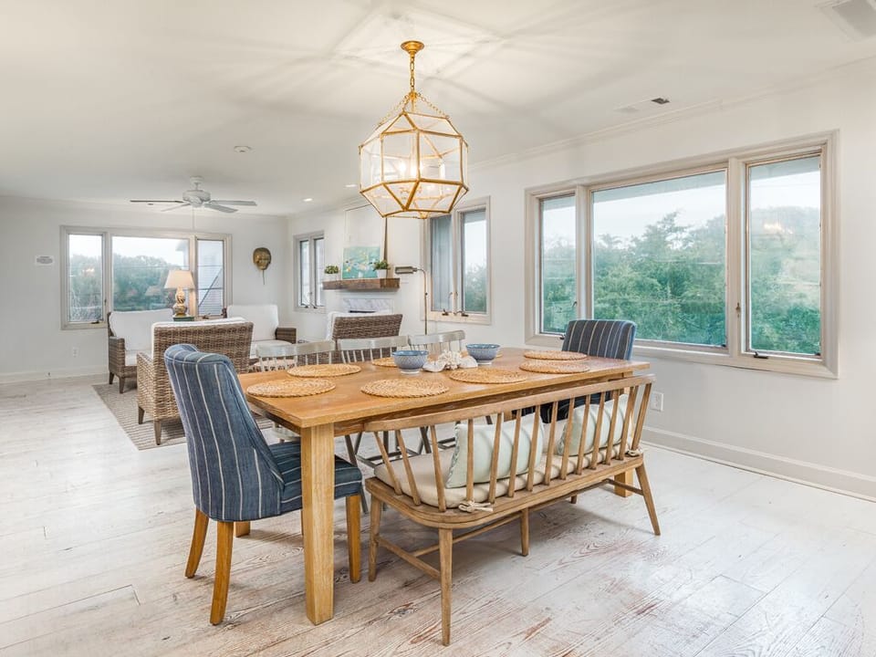 Dining Area w. Seating for Seven - Second Floor