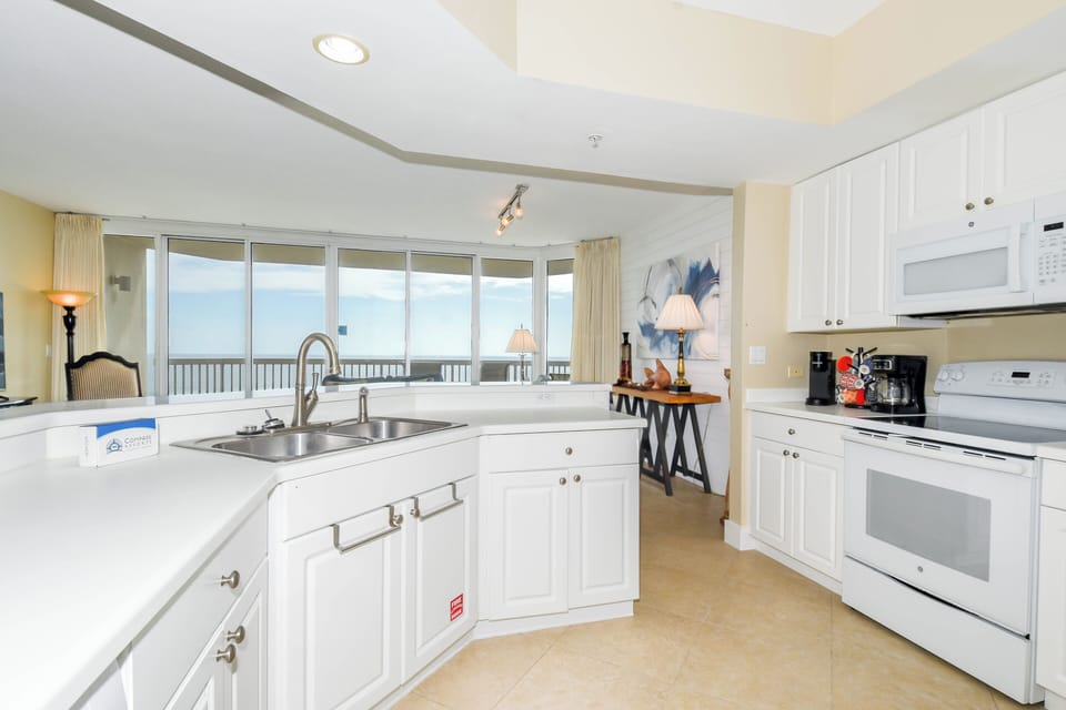 Silver Shells St. Croix 906- Kitchen