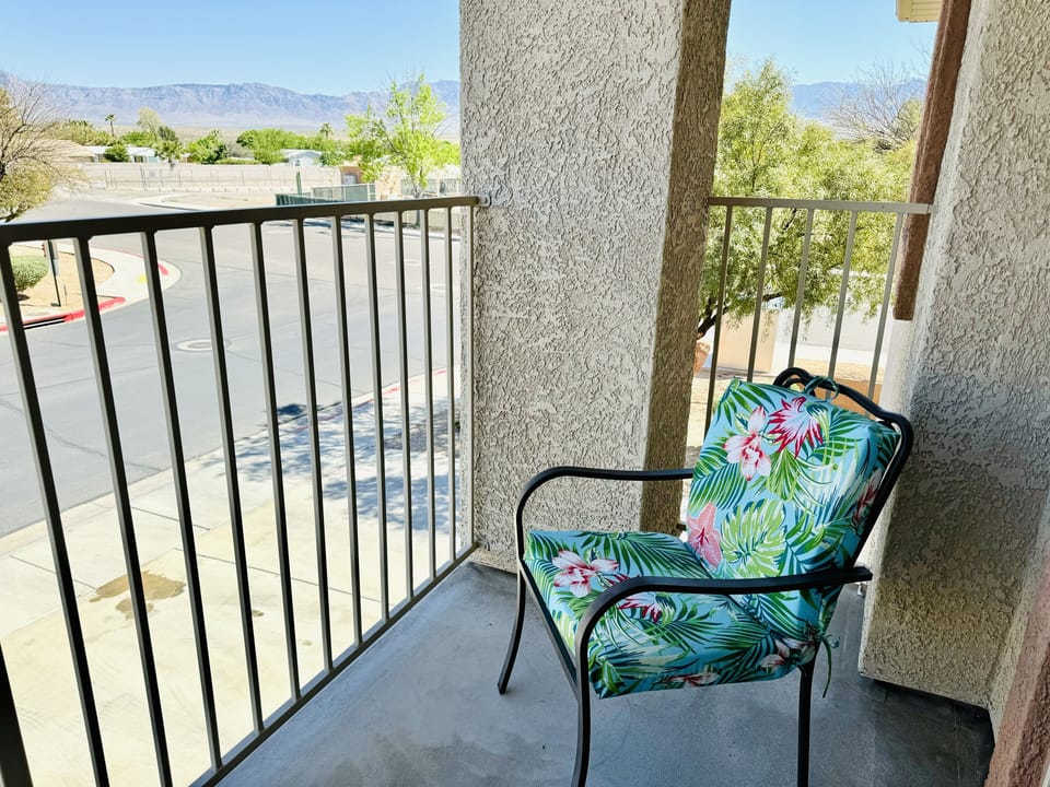 Balcony Right
