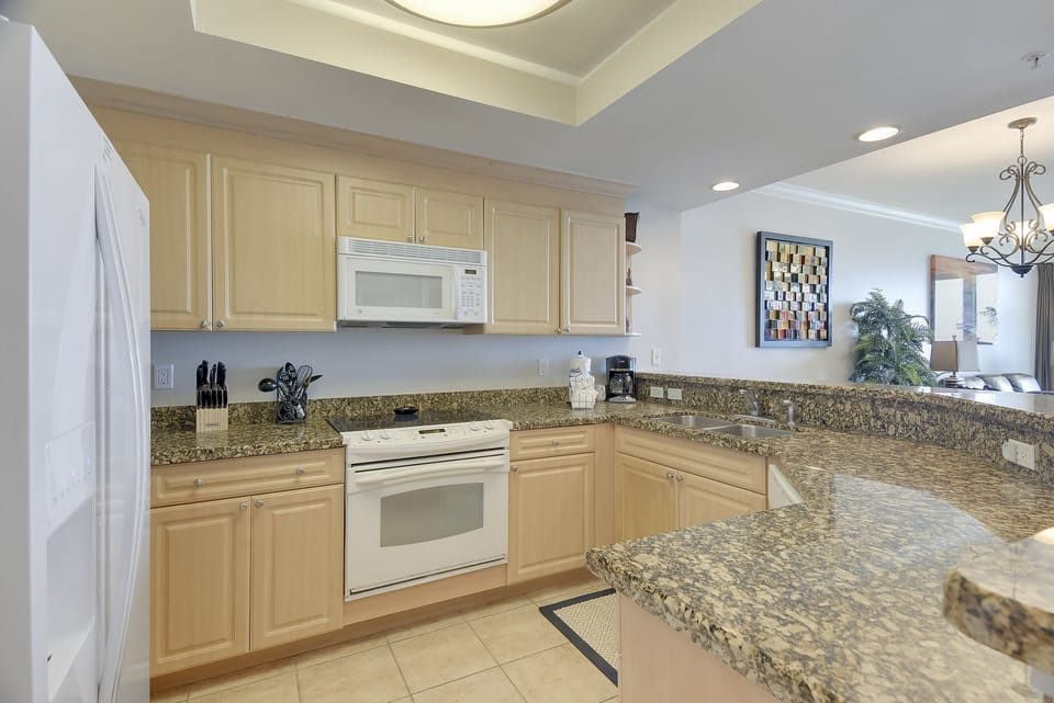 Fully Stocked Kitchen