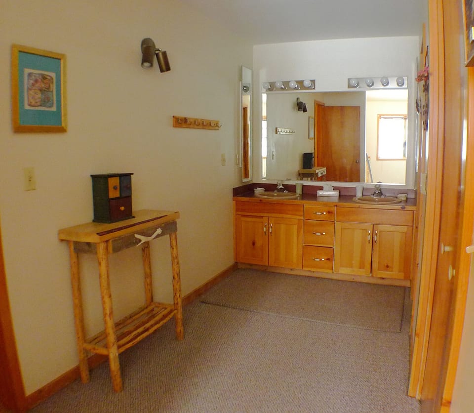 Master Vanity Area