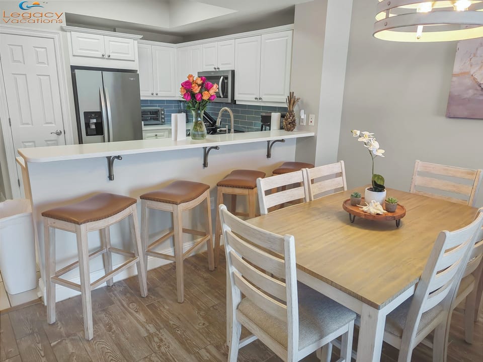 Summer Place #405 Dining Area