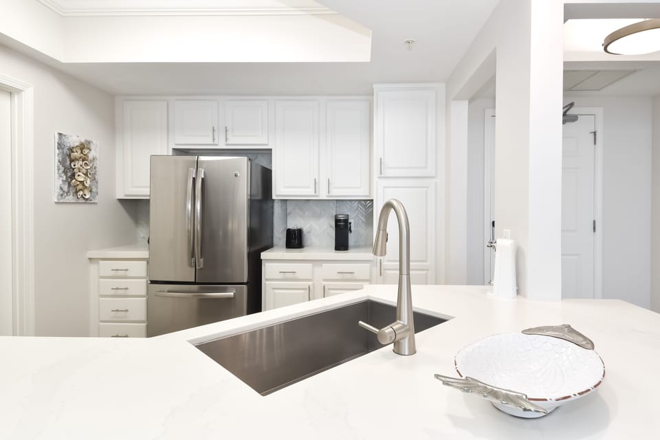 Silver Beach Towers West 1005- Kitchen
