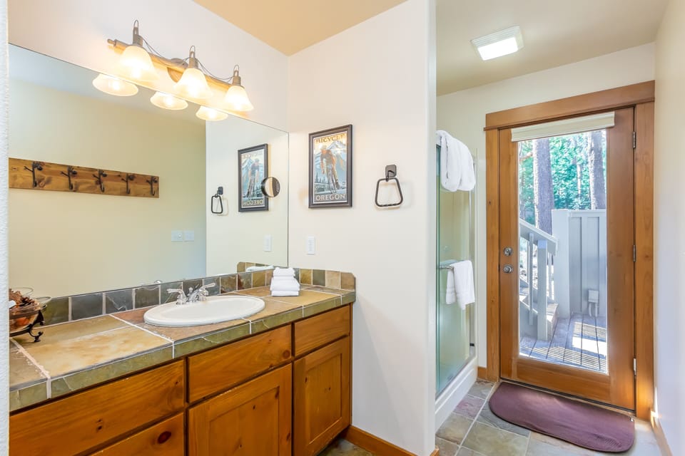 Full Bathroom - Main Level