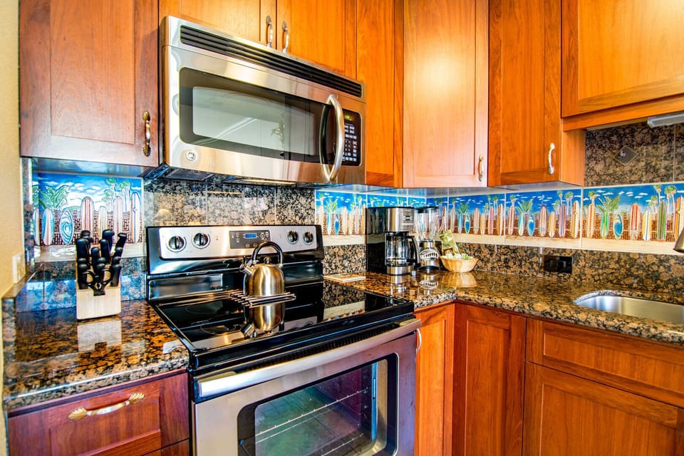 Drip coffee machine and Blender Equipped in the unit