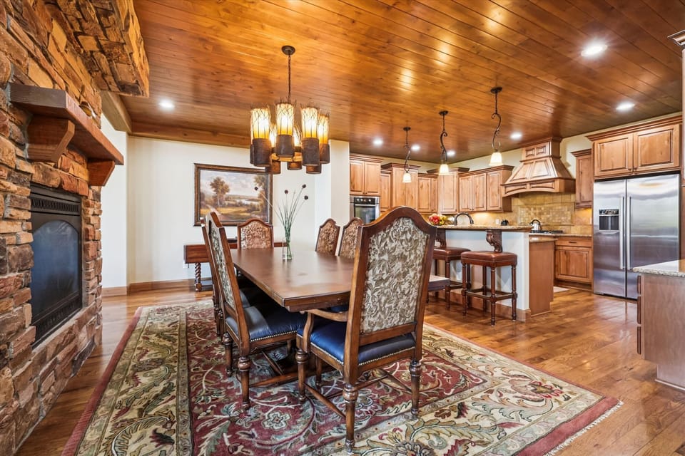 Dining Area - Lofty Fox Villa - Breckenridge Vacation Rental