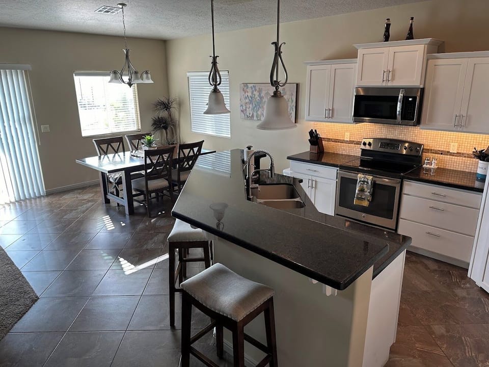 Kitchen/Dining