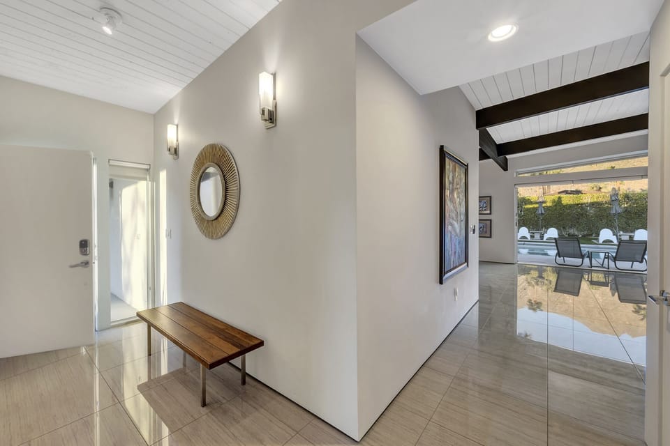 K0018 - Entrance Area