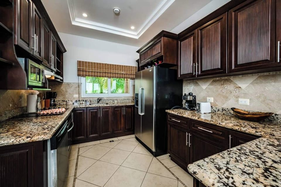 Fully equipped kitchen